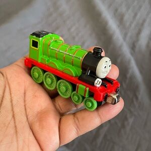 2009 Thomas the Tank and Friends Light Up TALKING HENRY train Engine diecast